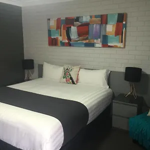 Blue Violet Motor Motel